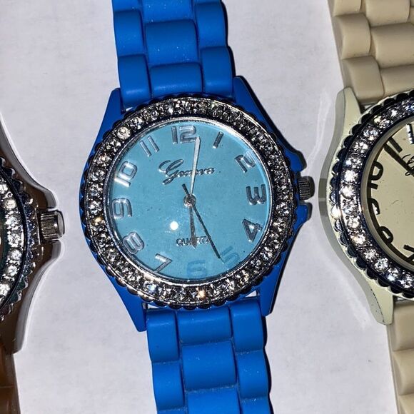 Geneva Platinum Women's Stainless Steel Quartz Rhinestone Watch Set of 4 - Picture 3 of 12